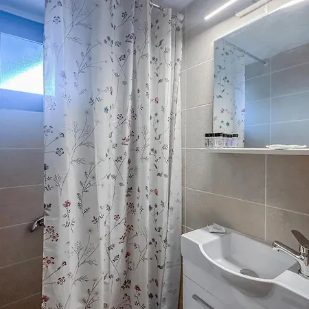 2 Bedroom Lovely In Leventoxori, Ilias شقة